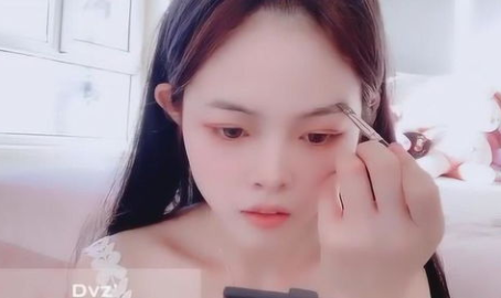 献爱心的小姐姐图片大全,献爱心小姐姐的温馨瞬间